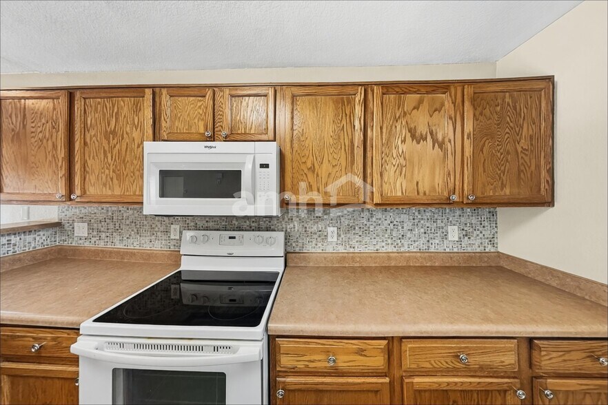 Building Photo - 16425 N 113th Dr