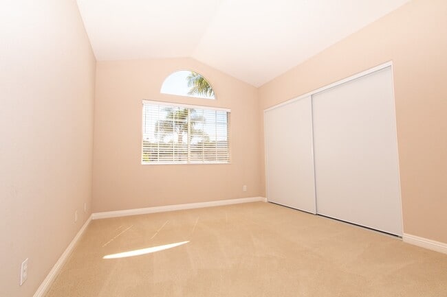 Building Photo - Elegant 4 Bed / 3 Bath House in Twin Oaks Valley Ranch/ San Marcos!