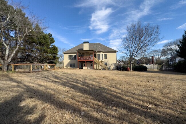 Building Photo - 530 Waterford Dr