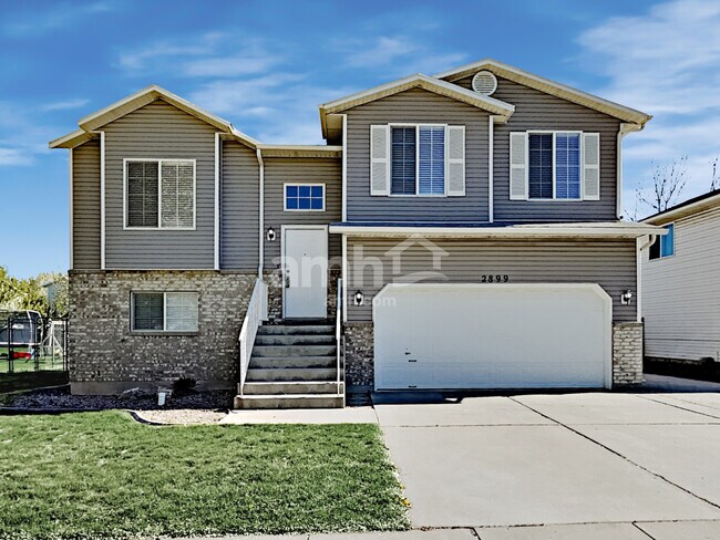 Building Photo - 2899 W 2125 S