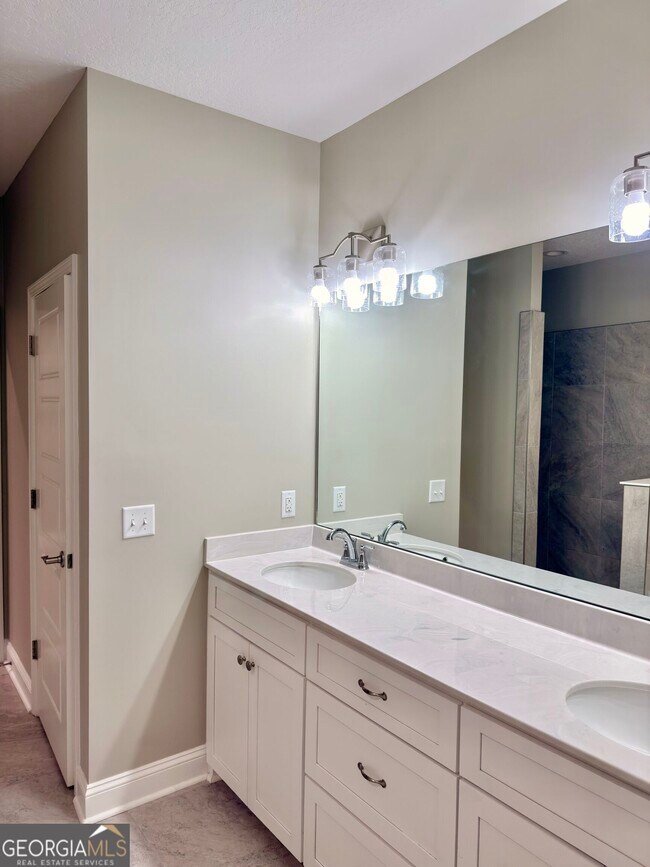 Building Photo - 142 The Villas Wy