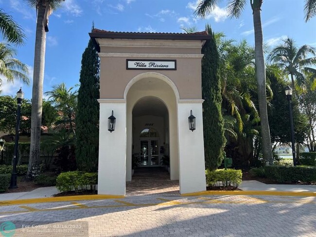 Building Photo - 15810 SW 48th Manor