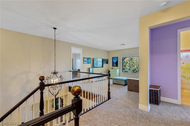 Building Photo - 724 Pinnacle Heights