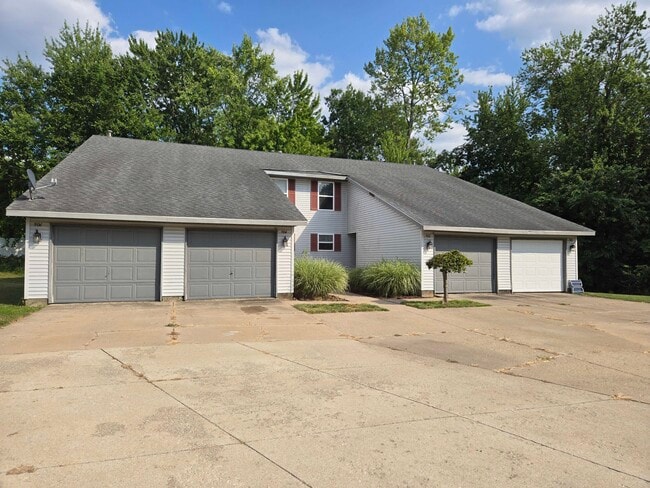 Building Photo - 904 Cedar Run Ct NW