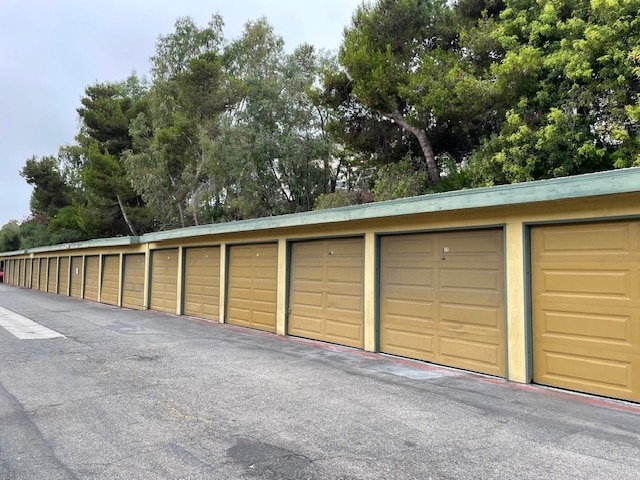 Dedicated garage - 2360 Paseo De Laura