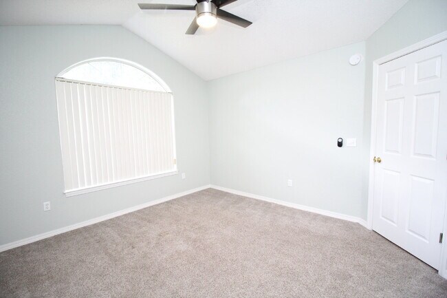 Building Photo - Spacious Oak Meadows Home in Milton with Multiple Living Areas, Fenced Yard & 1/2 Off First Month...