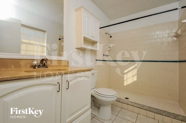 Building Photo - 839 Sherwood Dr