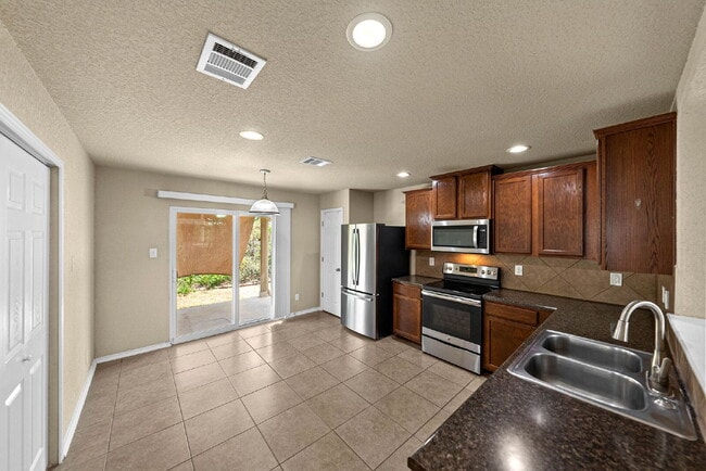 Building Photo - 1 Month Free Rent with an 18 Month Lease!!!