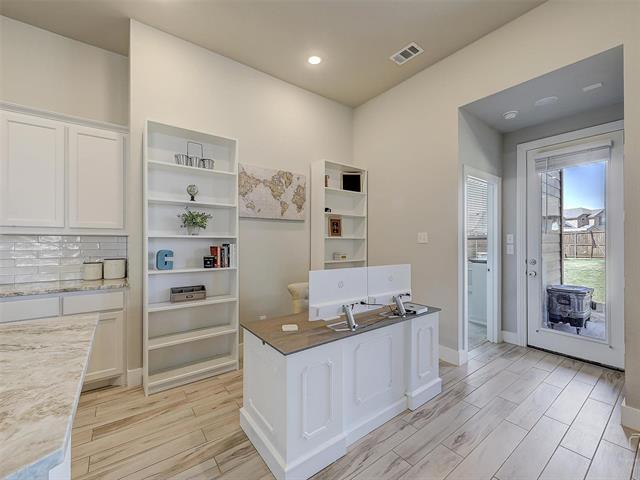 Building Photo - 1213 Thrasher Dr