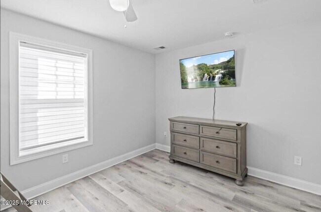 Building Photo - 207 Carteret Ave