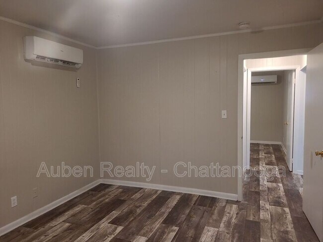 Building Photo - 564 Julian Rd