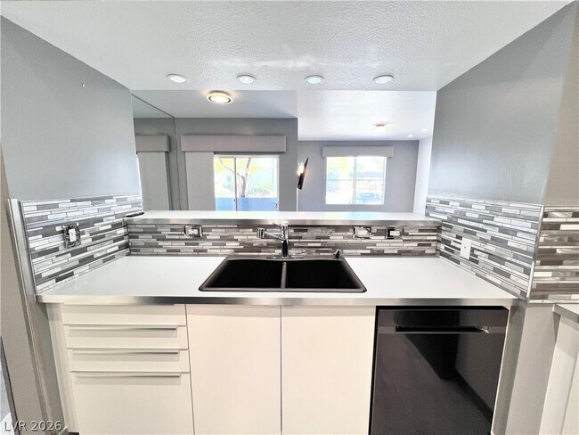 Building Photo - 6955 N Durango Dr