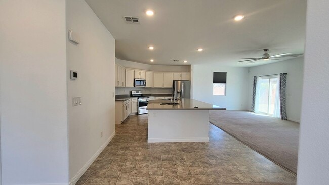 Building Photo - TESORA PAHRUMP - E. Summit Avenue