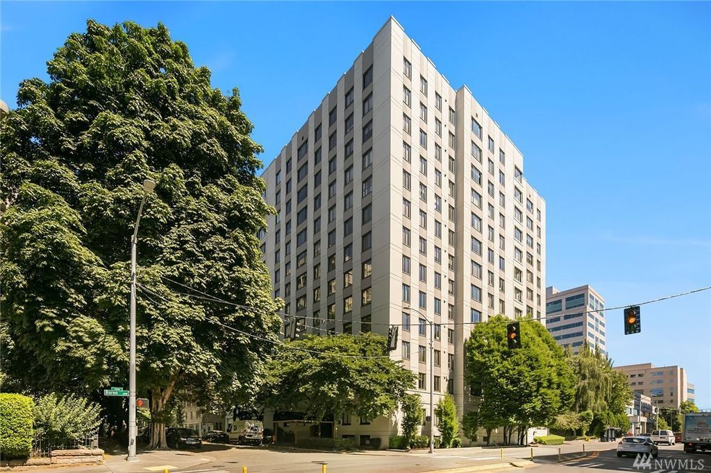 Building Photo - 1105 Spring St