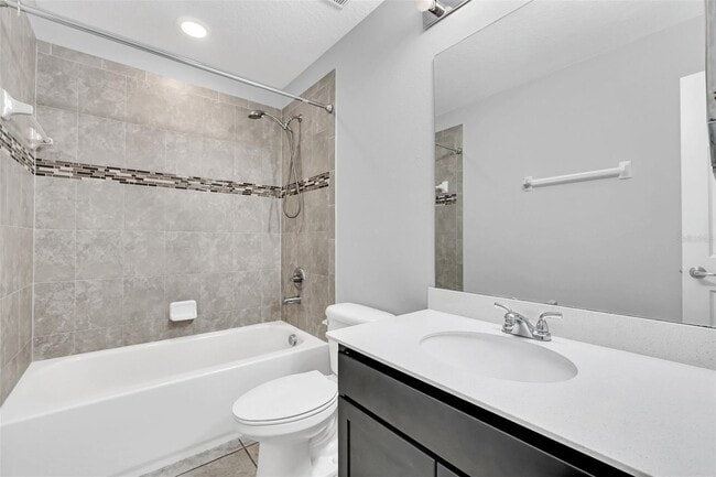 Building Photo - 2471 Seven Oaks Dr