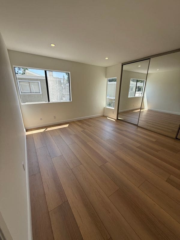 Building Photo - 22137 Burbank Blvd