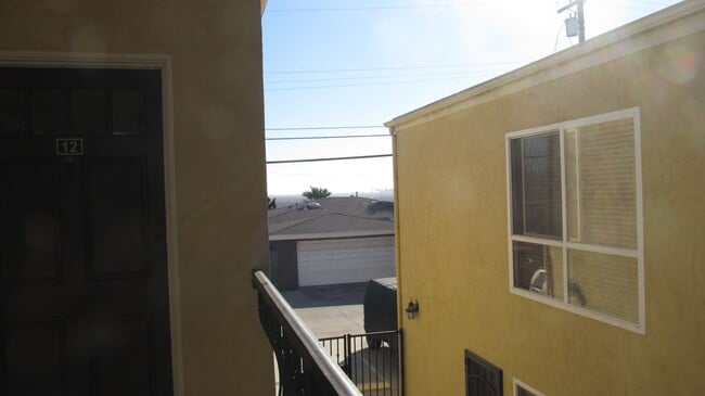 Building Photo - Spacious 1 bedroom at the beach