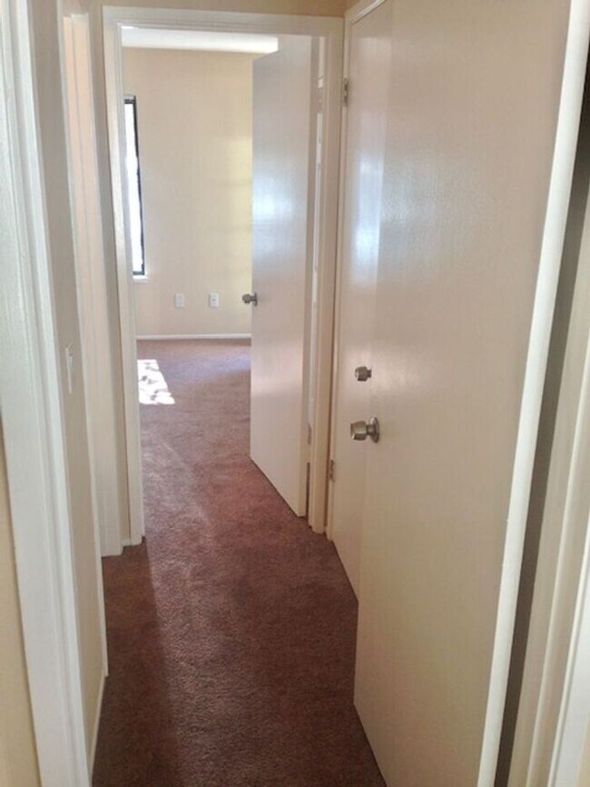 Building Photo - Great 2 bed 2 bath Condo in Hercules -- AV...