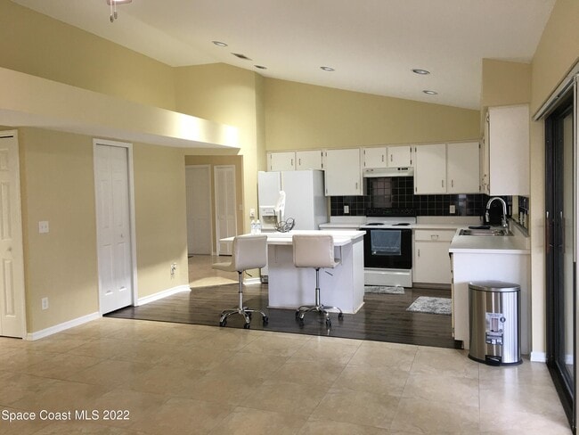 Building Photo - 3469 Cabbage Palm Ave