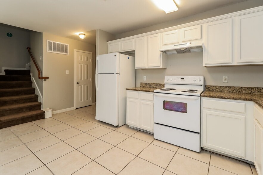 Building Photo - 4939 N Cancun Dr