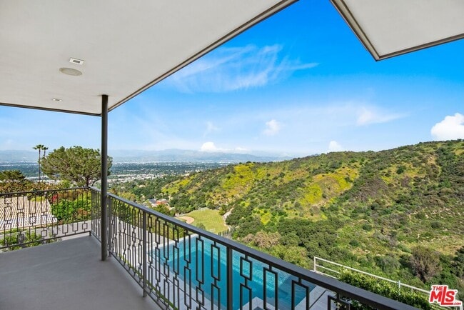 Building Photo - 3642 Beverly Ridge Dr