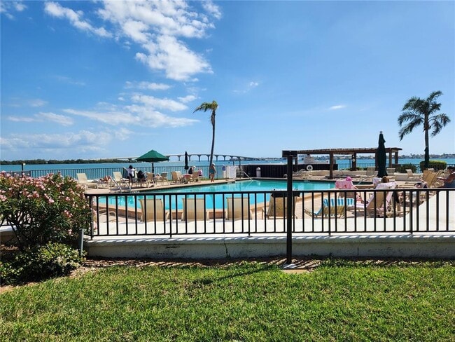 Building Photo - 6287 Bahia Del Mar Cir N