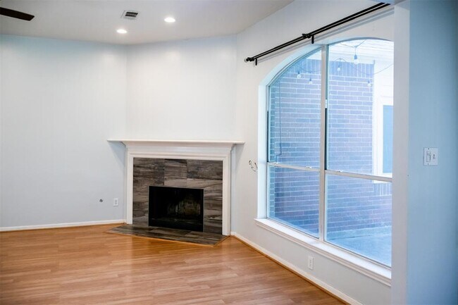 Building Photo - 16818 Benwick Dr