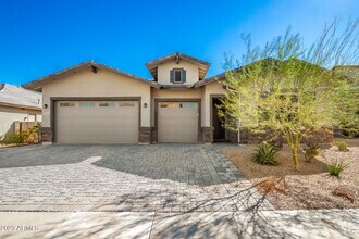 Building Photo - 18335 W Summerhaven Dr
