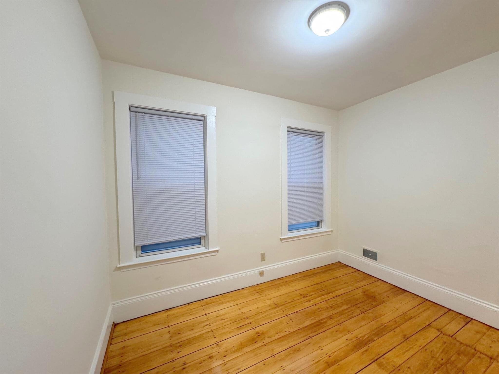 Building Photo - 250 Beacon St