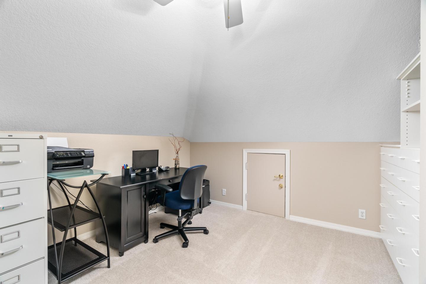 Building Photo - 16235 SW Falcon Dr