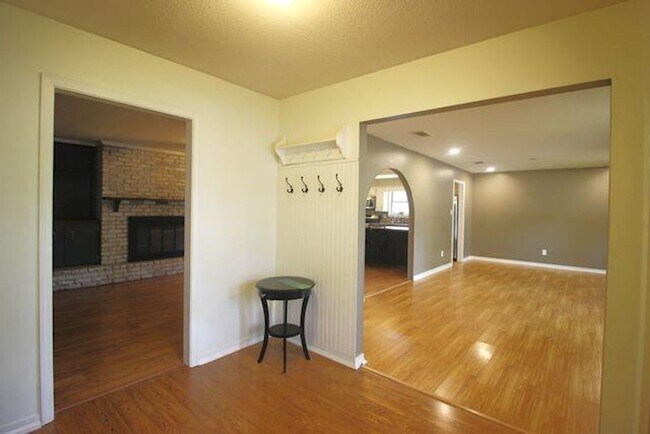 Building Photo - Bon Village 4 BR 2 Bath home