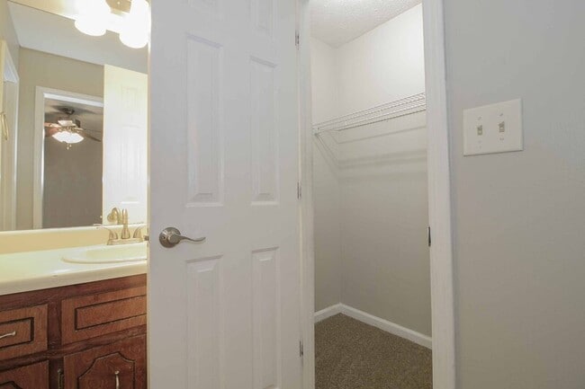 Building Photo - 700 Princeton Cir