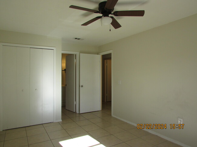 Building Photo - 4125 Pinewood Dr NE