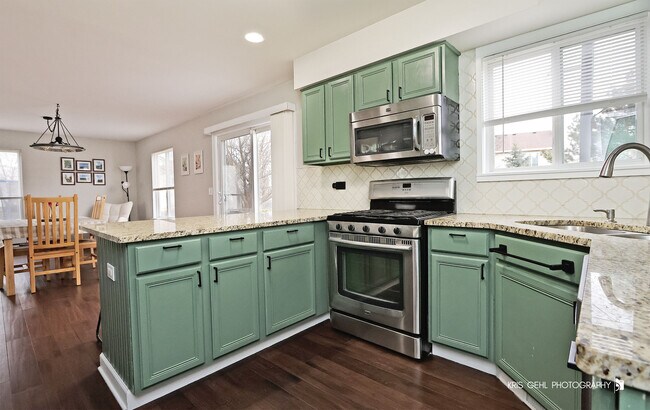 Building Photo - 2764 Olympic Ct