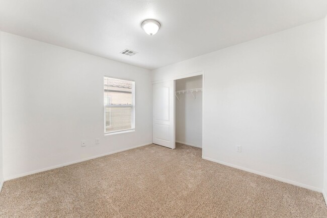 Building Photo - Upgraded 3-Bedroom Home in Gated Community!