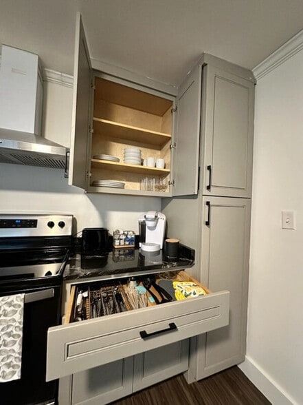 Building Photo - 214 McGarity St