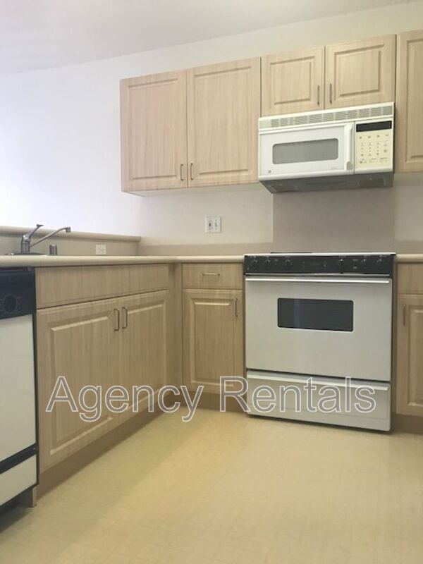 Building Photo - 92-1465 Aliinui Dr