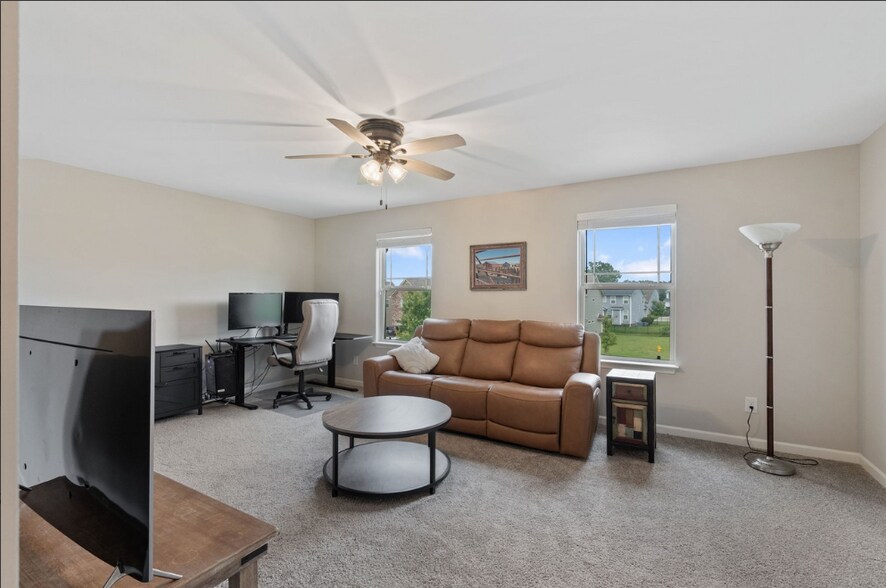 Building Photo - 1122 Cotillion Dr