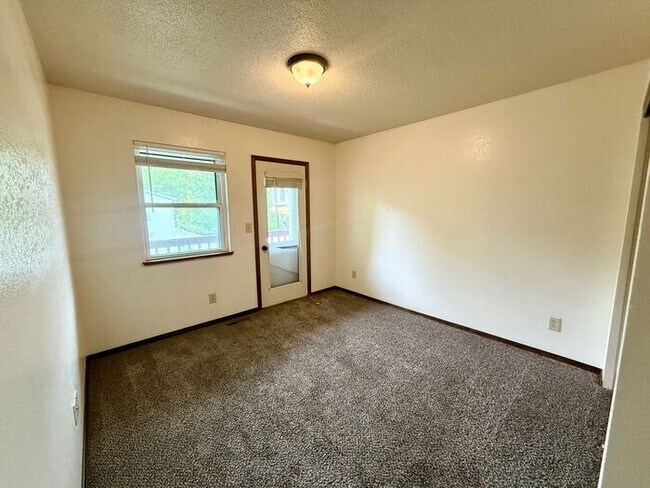 Building Photo - 3 Bed/2.5Bath Townhome in Greeley