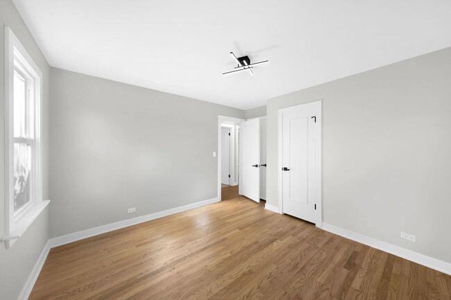 Building Photo - 1552 McCraren Rd