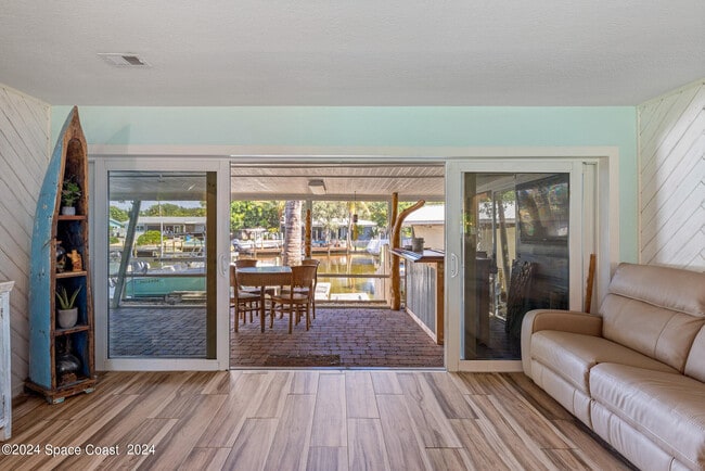 Building Photo - 403 N Neptune Dr