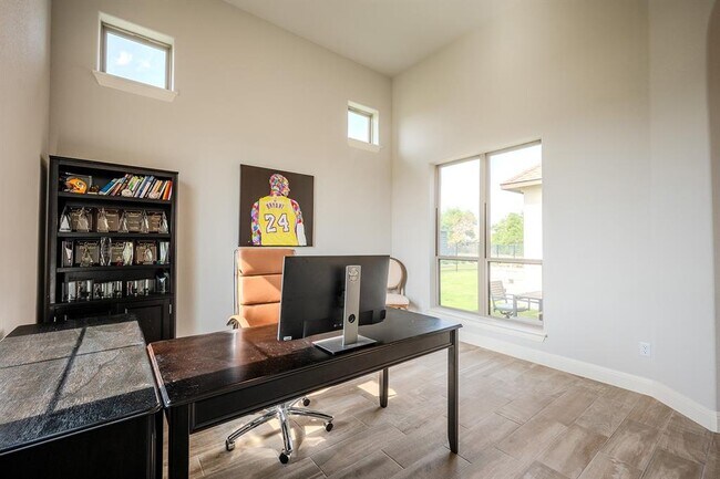 Building Photo - 227 Dally Ct