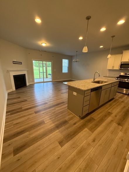 Building Photo - 217 Peach Orch Ct