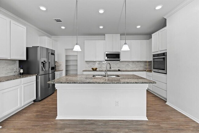 Building Photo - 12505 Franklin D Roosevelt St