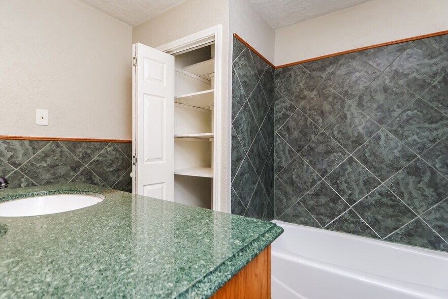 Building Photo - 4503 Tylergate Dr