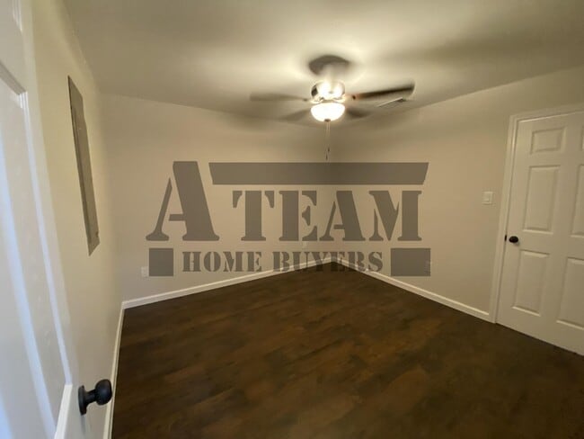 Building Photo - 4 Bedroom 2 Bathroom home for rent!