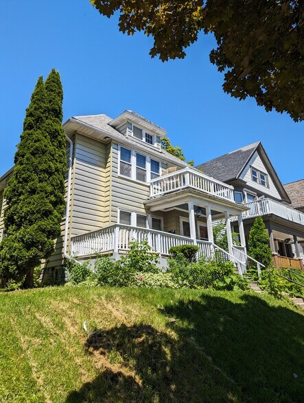 Building Photo - 2411 N Cramer St