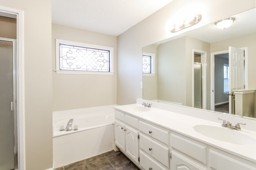 Building Photo - 3549 Earlynn Dr