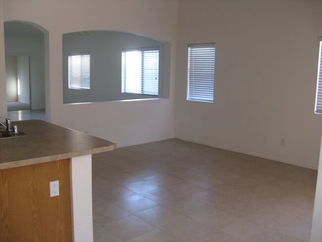Building Photo - 3425 W Hidalgo Ave
