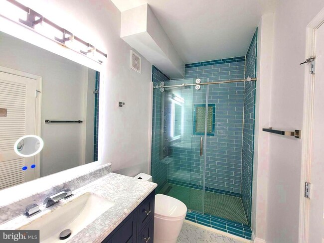 Building Photo - 4850 Eisenhower Ave